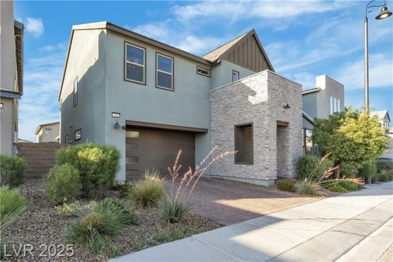 3206 Fountaintree Ave — $689,000 | Inspirada Home with Loft & Modern Kitchen