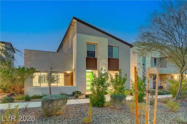 2662 Catania Street | 4 Bed 3.5 Bath Home in Inspirada