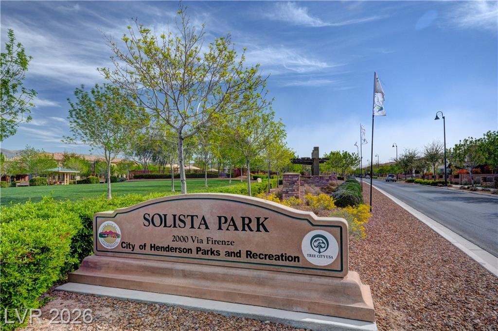 Solista Park sign on Via Firenze