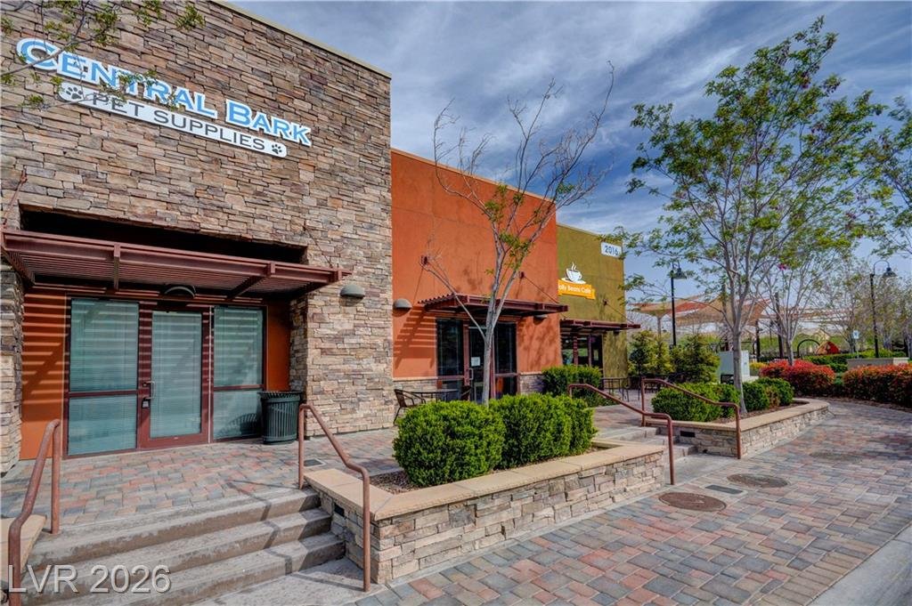 Central Bark pet supply storefront at the neighborhood shops