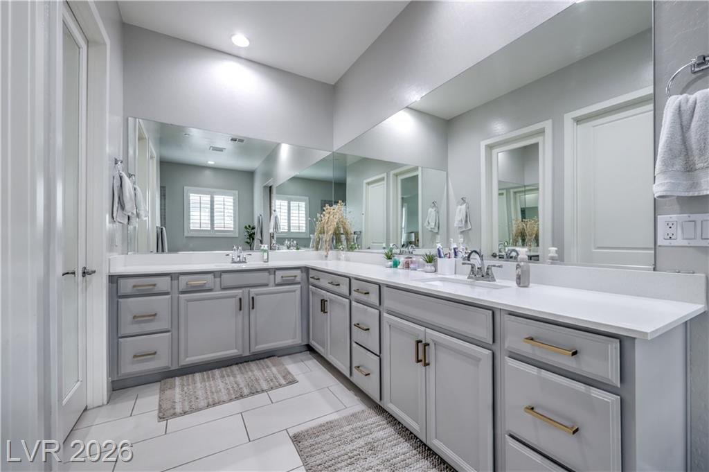 Primary Bath at 2981 Barrett Springs in Inspirada, Henderson NV
