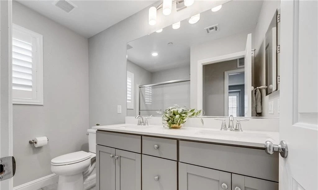 Bathroom at 2807 Donatello Manor Place, Inspirada Henderson NV - 3 Bed Home for Sale