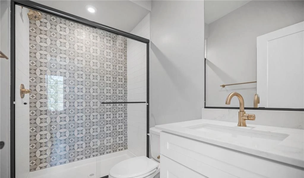 Bathroom at 3194 Poplar Crest Court, Inspirada Henderson NV - 4 Bed Home for Sale