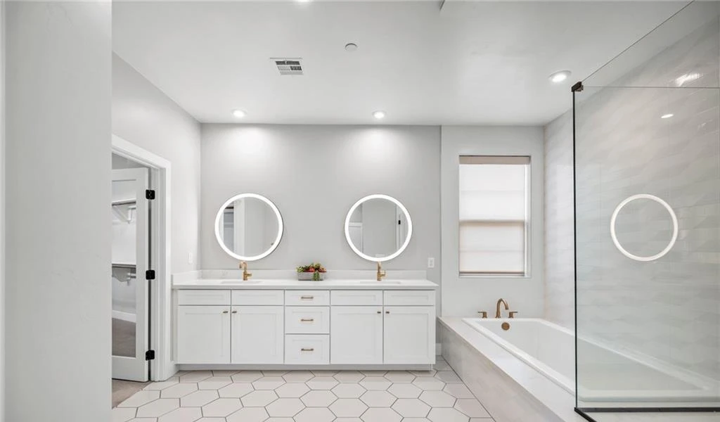 Primary Bath at 3194 Poplar Crest Court, Inspirada Henderson NV - 4 Bed Home for Sale