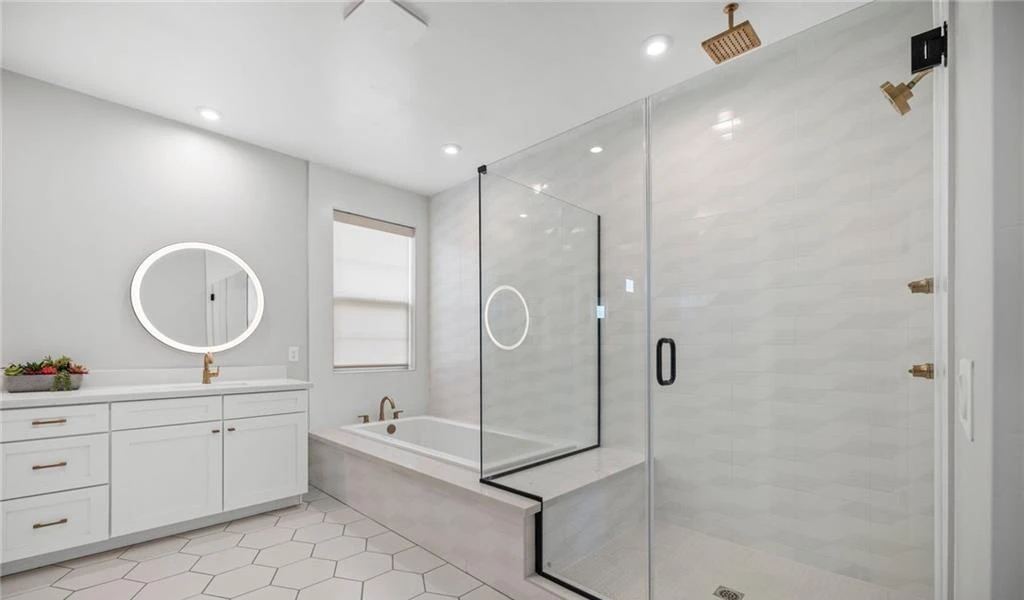Primary Bath at 3194 Poplar Crest Court, Inspirada Henderson NV - 4 Bed Home for Sale