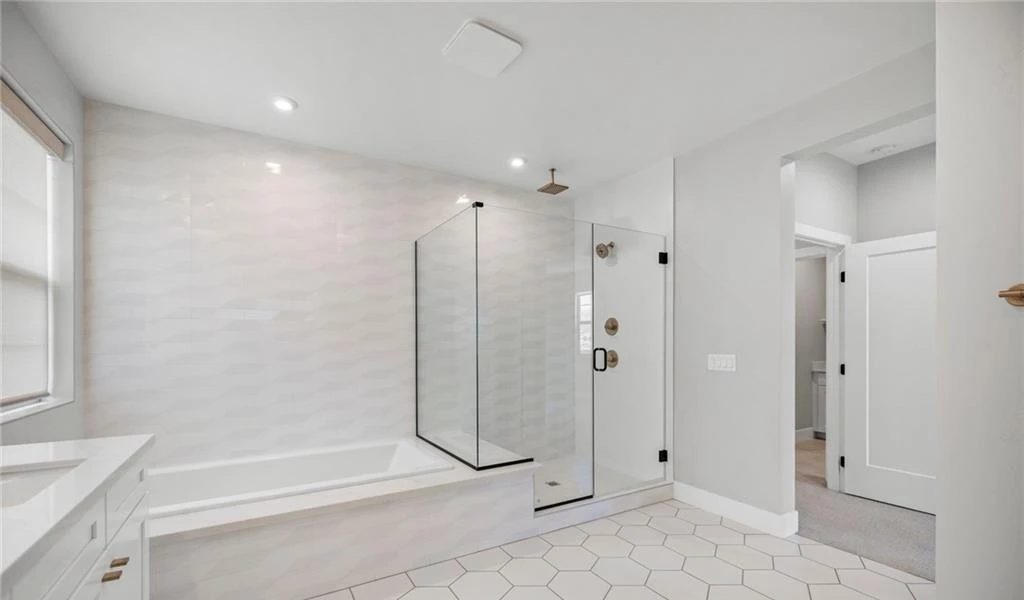 Primary Bath at 3194 Poplar Crest Court, Inspirada Henderson NV - 4 Bed Home for Sale