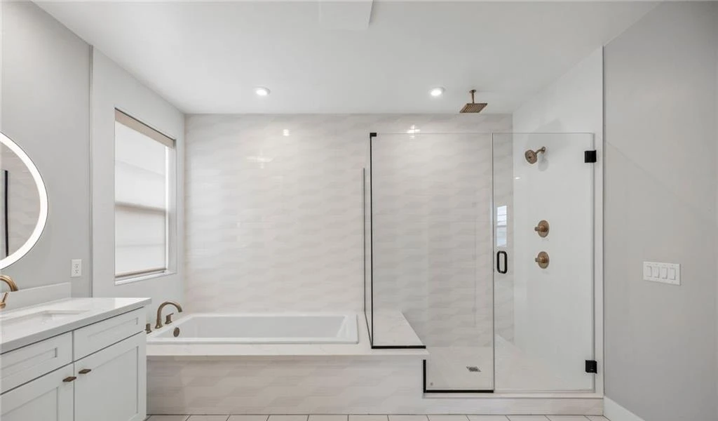 Primary Bath at 3194 Poplar Crest Court, Inspirada Henderson NV - 4 Bed Home for Sale